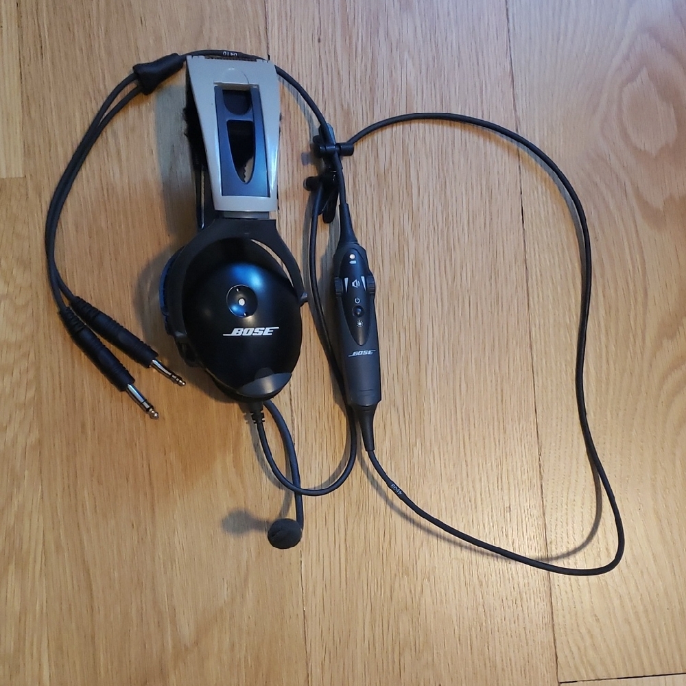 Bose Black and Silver Aviation Headset X (A10). PRICE IS FIRM.